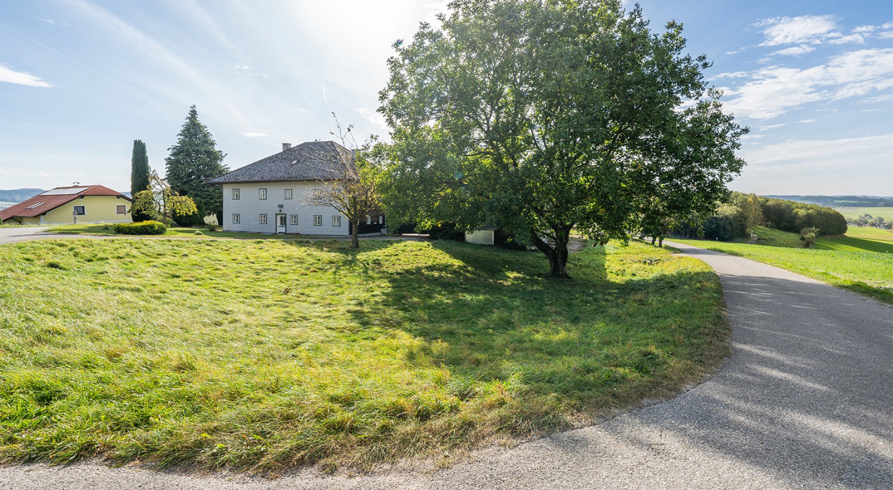 Immobilie in 4910 Innviertler Hügelland: Charmanter Bauernhof mit Potential! Vierseithof Nähe Ried im Innkreis - bild 1