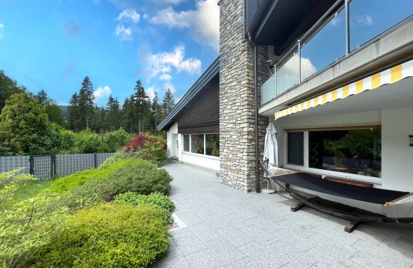 Immobilie in 83334 Bayern - Inzell: Arbeiten und Wohnen: Villa mit Weitblick direkt am Naturschutzgebiet Inzeller Moor