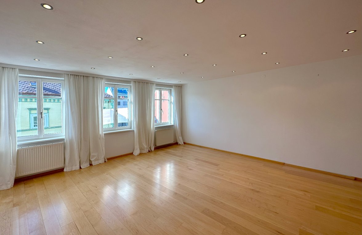 Property in 4910  Oberösterreich - Ried im Innkreis: Townhouse with potential in the center of Ried im Innkreis - picture 2