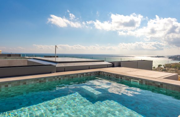 Immobilie in 07015 Mallorca - Cala Major: Spektakuläres Penthouse mit großer Dachterrasse, Meerblick und eigenem Pool