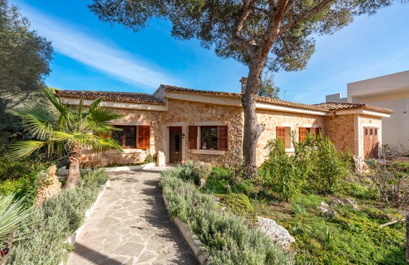 Property in 07690 Mallorca - Cap d'es Moro: Walking distance to the sea! Charming chalet in Cap des Moro near Santanyí