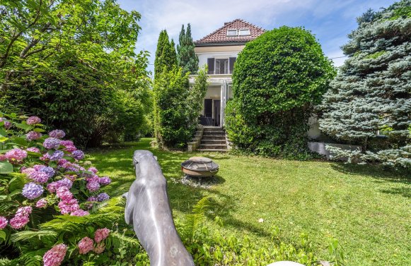 Property in 5020 Salzburg - Herrnau: Charming suburban villa in Salzburg-Herrnau with a plot of around 600m²