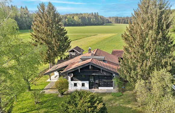 Property in 5112  Salzburg - Lamprechtshausen : NATURAL JEWEL NOT FAR FROM SALZBURG! Authentic farmhouse from the 18th century