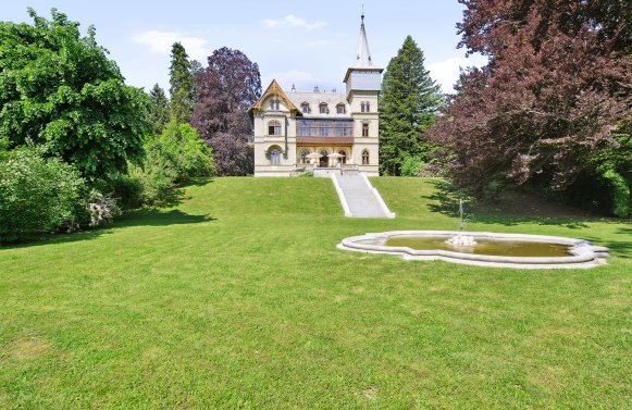 Immobilie in 5310 Salzkammergut - Mondsee : Residieren! Prächtige Villa auf Parkgrund mit unverbaubarem Mondseeblick