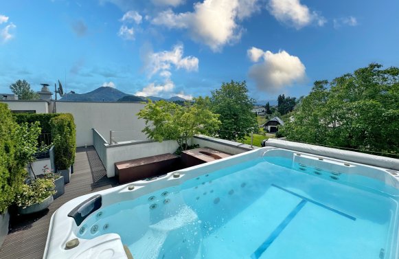 Immobilie in 5020 Salzburg - Salzburg Stadt: Pure Leichtigkeit! City-Loft mit uneinsehbarer Dachterrasse samt Jacuzzi