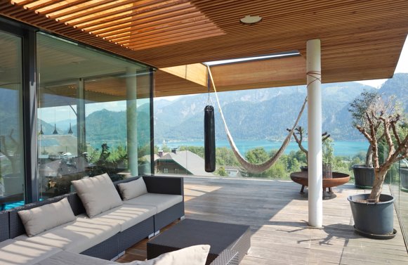 Immobilie in 4866  Salzkammergut - Unterach am Attersee: Auf der Sonnenseite! Naturschöne Designer-Villa mit Atterseeblick