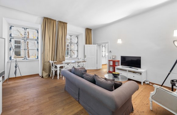 Property in 1010 Wien, 1. Bezirk: 1st district two-room flat in an old building not far from Kärntnerstraße