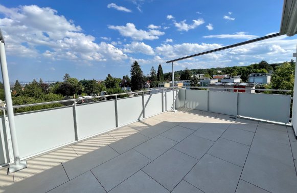 Property in 1170 Wien, 1. Bezirk: Vienna: Top floor flat with ‘WOW effect’ for first occupancy