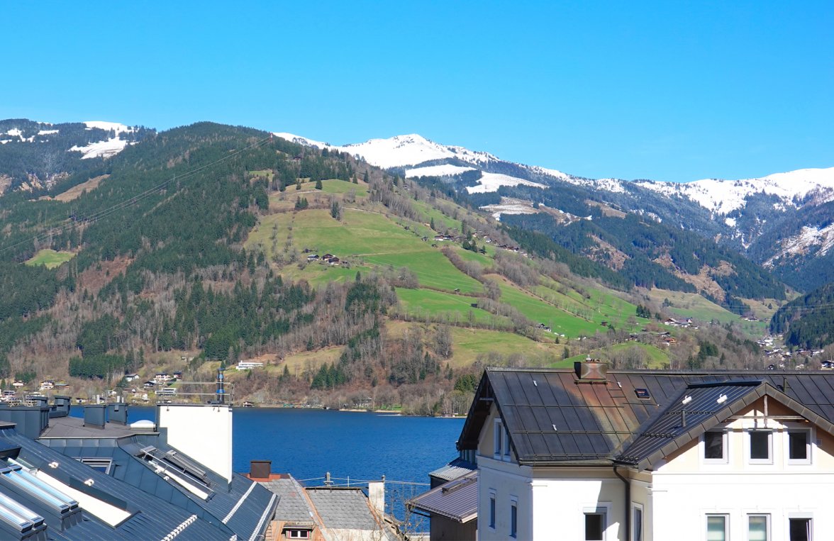 Property in 5700 Salzburg - Pinzgau - Zell am See: Close to the lake! Wonderful panoramic apartment with a view over the lake of Lake - picture 4